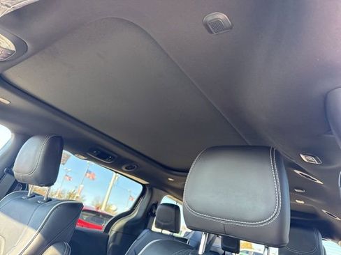 New 2026 Chrysler Pacifica Limited w/ Uconnect Theater Family Group image 19