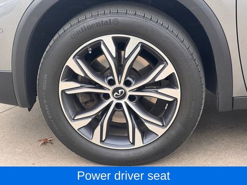 Used 2018 INFINITI QX30 Premium w/ Navigation Package image 10