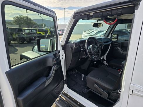 Used 2018 Jeep Wrangler Unlimited Sport S image 19