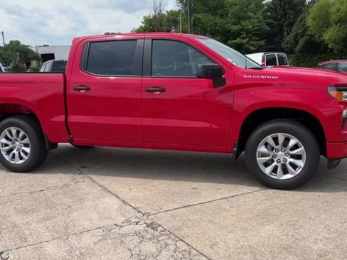 Used 2022 Chevrolet Silverado 1500 Custom AWD/4WD image 3