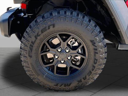 Used 2025 Jeep Wrangler Unlimited Sport AWD/4WD image 10