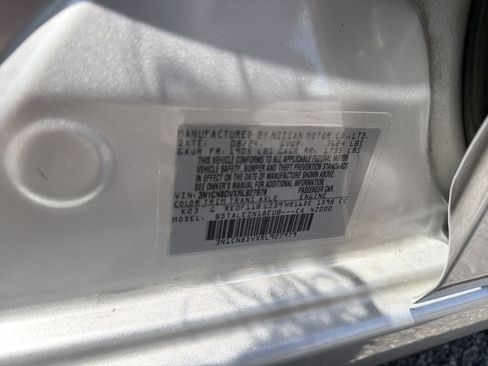 Used 2024 Nissan Versa S w/ Trunk Package FWD image 29
