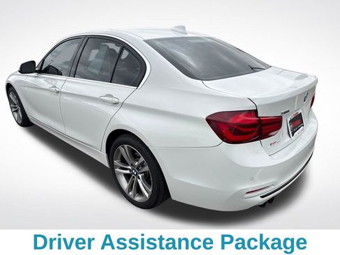 Used 2017 BMW 330i xDrive Sedan AWD/4WD image 4