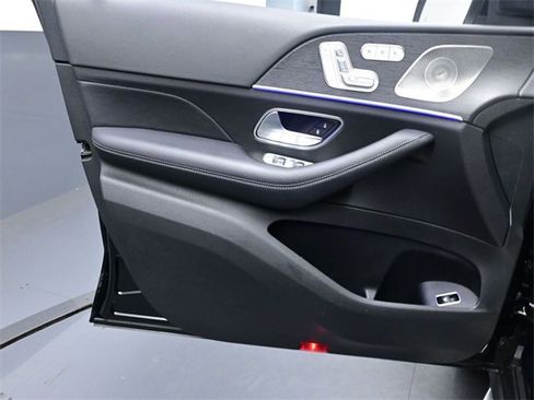 Used 2022 Mercedes-Benz GLS 450 4MATIC image 20