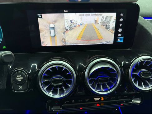 Used 2022 Mercedes-Benz GLA 250 w/ Premium Package Lite image 18