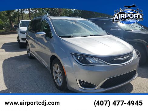 Used 2018 Chrysler Pacifica Limited FWD image 1