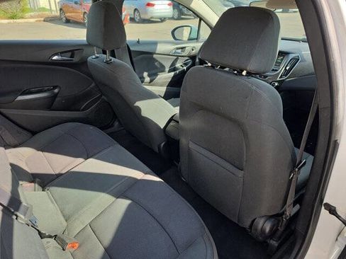 Used 2018 Chevrolet Cruze LT image 19