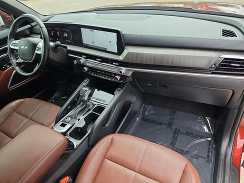 Certified 2023 Kia Telluride EX w/ EX Captain's Chair Package FWD image 12