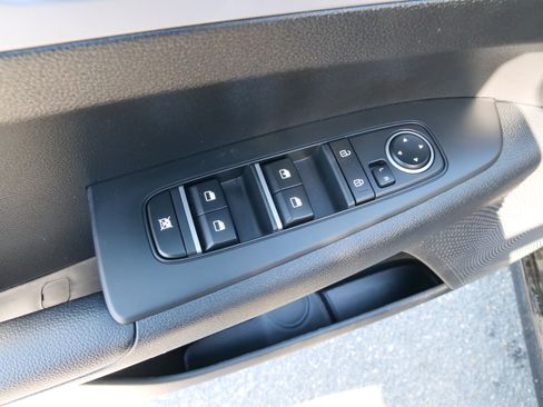 Used 2024 Kia Forte LXS image 16