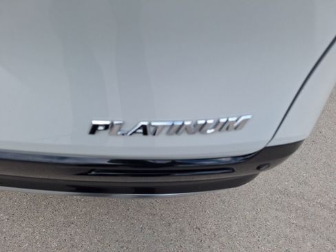 Used 2025 Toyota Sienna Platinum AWD/4WD image 11