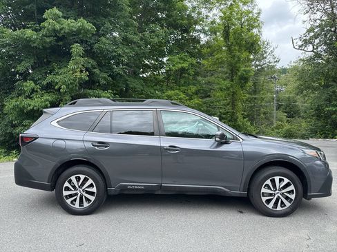 Used 2022 Subaru Outback Premium AWD/4WD image 11