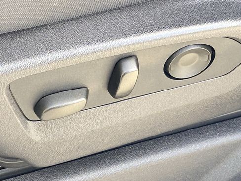 Used 2025 Chevrolet Silverado 1500 Custom RWD image 28