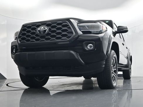 Used 2023 Toyota Tacoma TRD Sport AWD/4WD image 42