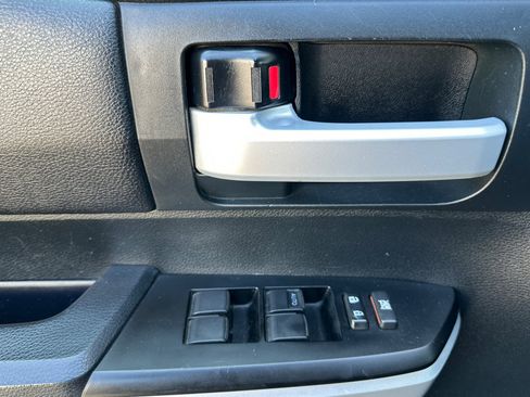 Used 2016 Toyota Tundra SR5 w/ SR5 Upgrade Package RWD image 11