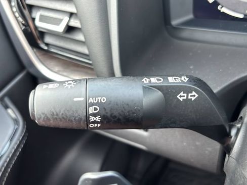 Used 2025 Nissan Rogue Platinum FWD image 22
