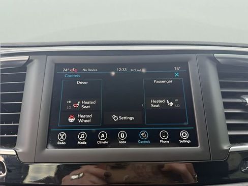 Used 2020 Chrysler Pacifica Touring-L w/ Tire & Wheel Group image 23