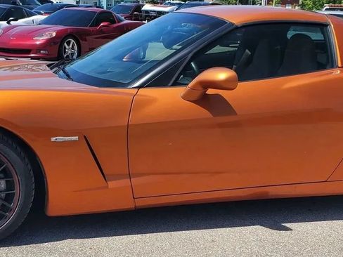 Used 2007 Chevrolet Corvette Coupe w/ Preferred Equipment Group RWD image 19