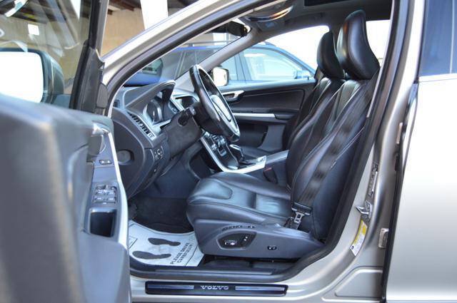 Used 2015 Volvo XC60 T5 Premier w/ Proximity Package FWD image 50