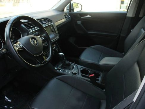 Used 2019 Volkswagen Tiguan SE w/ Panoramic Sunroof Package AWD/4WD image 13