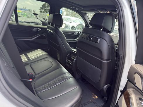 Used 2025 BMW X5 xDrive50e AWD/4WD image 17
