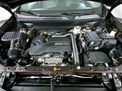 Used 2020 Chevrolet Equinox LT w/ Driver Convenience Package image 10