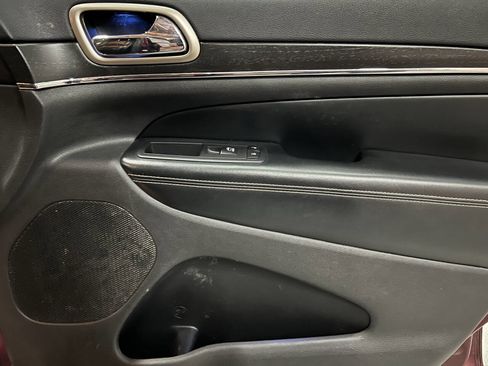 Used 2017 Jeep Grand Cherokee Limited w/ Luxury Group II image 38