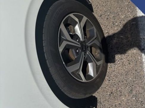 Used 2021 Kia Forte LXS FWD image 9