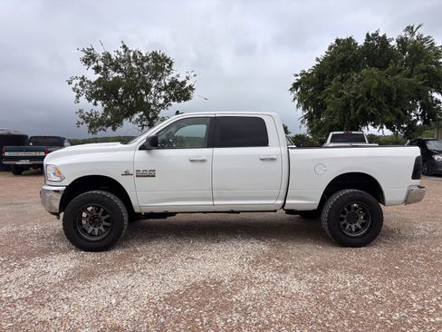Used 2018 RAM 2500 SLT AWD/4WD image 2