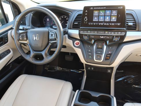 Certified 2025 Honda Odyssey EX-L image 15