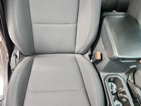 Used 2023 Jeep Wrangler Sport S image 19