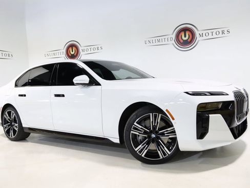 Used 2023 BMW 760i xDrive image 37