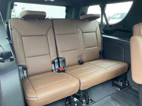 New 2026 Chevrolet Suburban High Country image 34