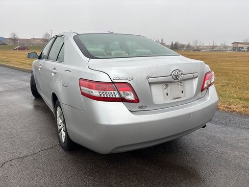 Used 2011 Toyota Camry LE image 7