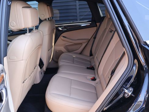 Certified 2026 Porsche Macan AWD/4WD image 24