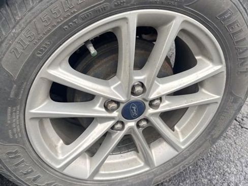 Used 2016 Ford Focus SE w/ SE Power Seat Package image 10