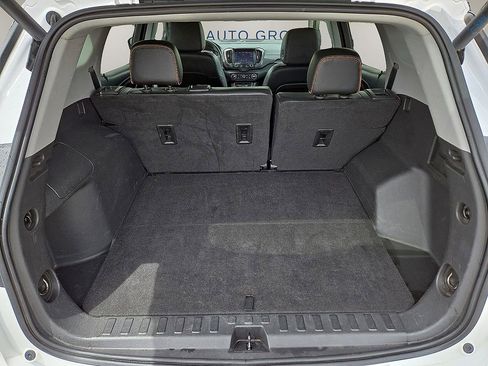 Used 2023 GMC Terrain AT4 image 13