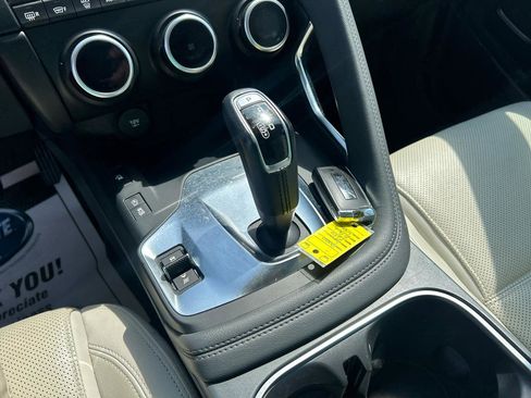 Used 2020 Jaguar E-PACE SE image 22