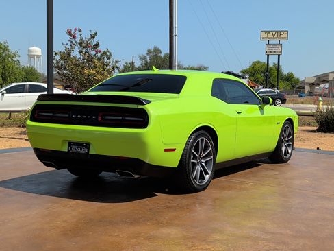 Used 2023 Dodge Challenger R/T w/ Plus Package image 2