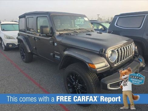 Used 2024 Jeep Wrangler Unlimited Sahara image 2