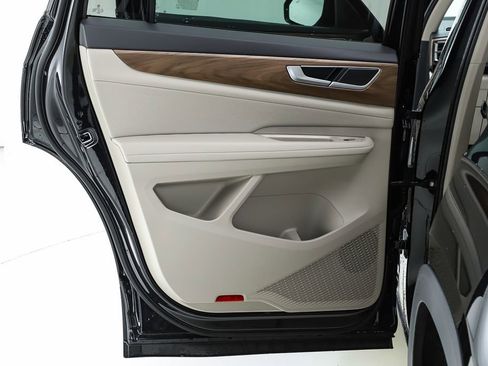 New 2026 Volkswagen Atlas SE image 17