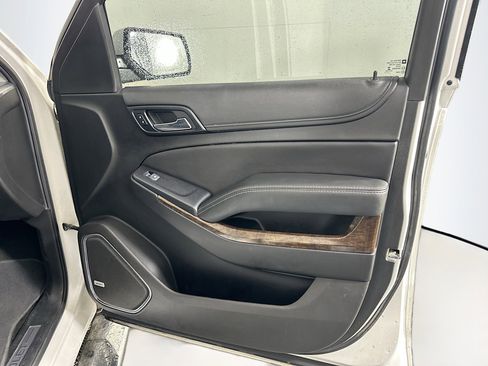 Used 2018 Chevrolet Suburban LT w/ LT Signature Package image 35