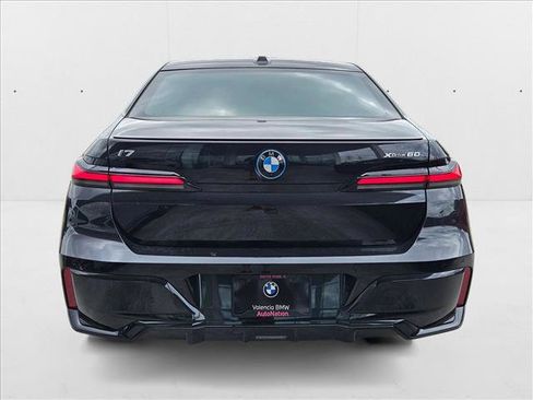 New 2025 BMW i7 xDrive60 w/ Premium Package image 7