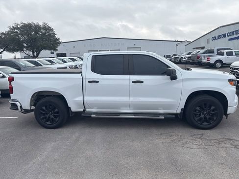 Used 2022 Chevrolet Silverado 1500 Custom image 3