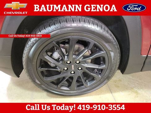 Used 2024 GMC Terrain SLE w/ Driver Convenience Package FWD image 27