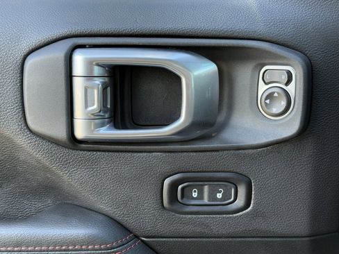 Used 2020 Jeep Wrangler Unlimited Rubicon w/ Dual Top Group image 24