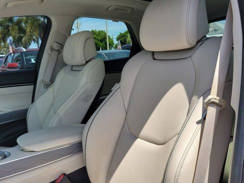 Used 2024 Genesis GV70 2.5T Advanced w/ Advanced Package AWD/4WD image 13