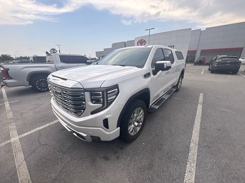 Used 2024 GMC Sierra 1500 Denali w/ Technology Package AWD/4WD image 10