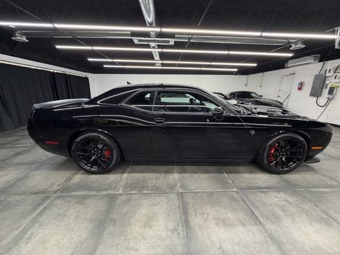 Used 2015 Dodge Challenger SRT Hellcat image 8