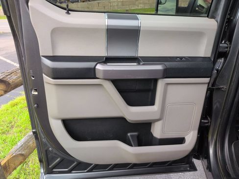 Used 2018 Ford F150 XLT w/ Equipment Group 302A Luxury AWD/4WD image 26