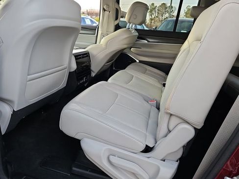 Used 2023 Jeep Wagoneer Series III w/ Convenience Group I image 11